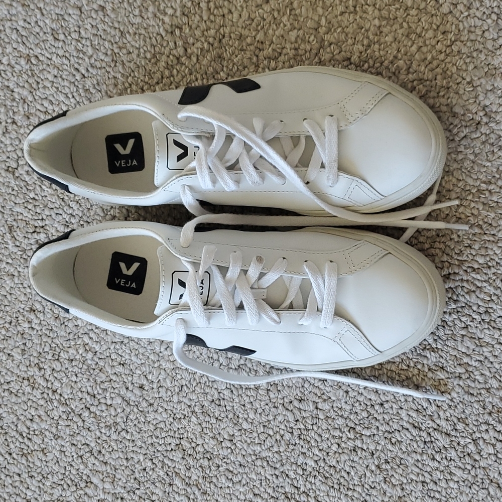 Veja WHITE BLACK 8